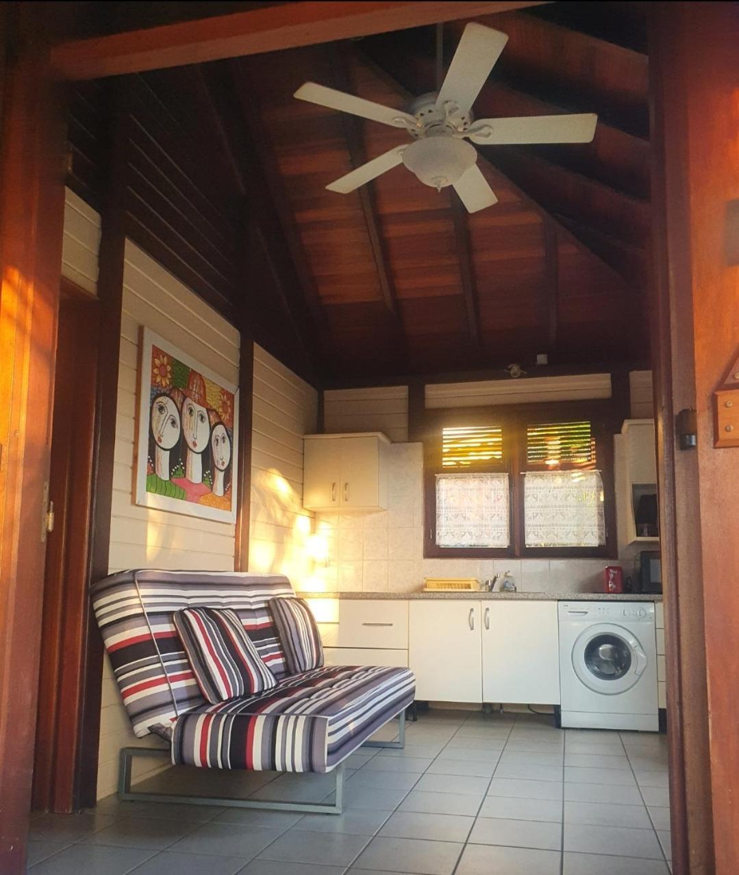 Cottage La Pointe Marine デエエ エクステリア 写真